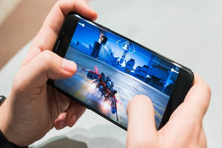 Online Game Mobile Version Lets You Play Anywhere Anytime